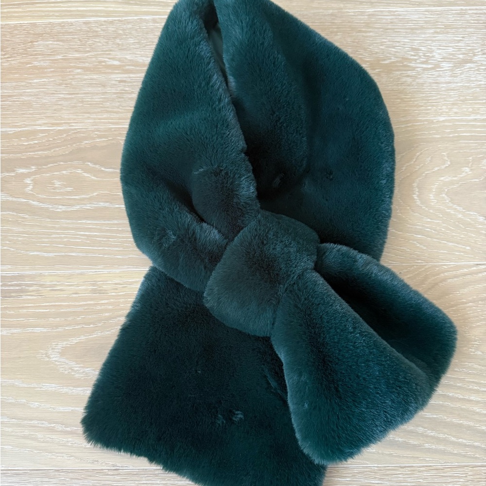 Apparis Deep Green Faux Fur Scarf